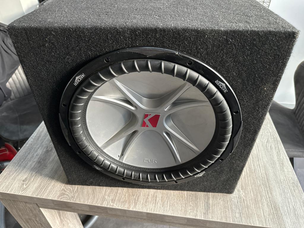 Kicker CVR Subwoofer - Krachtige Bass voor in de Auto, Auto diversen, Ophalen, Gebruikt
