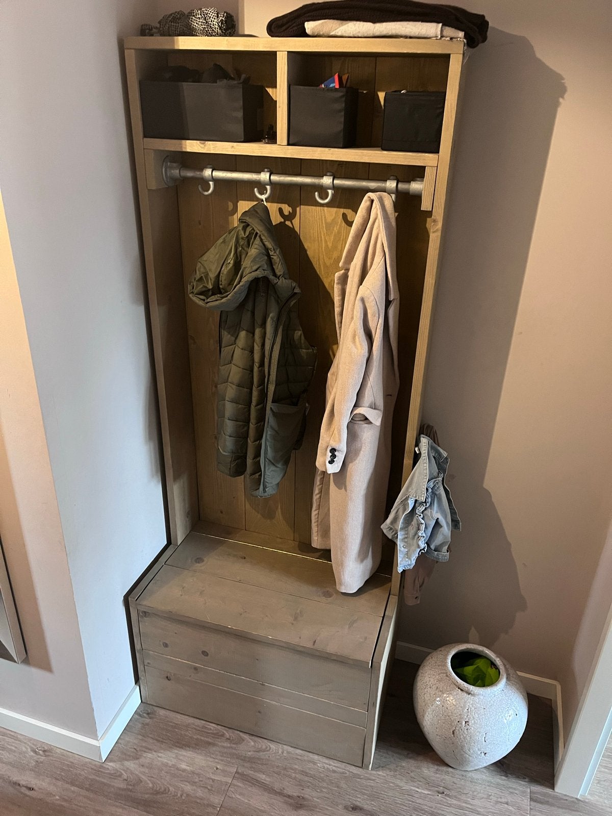Houten kapstok met schoenenbak en opbergvakken, Huis en Inrichting, Ophalen, 200 cm of meer, Zo goed als nieuw, Staande kapstok