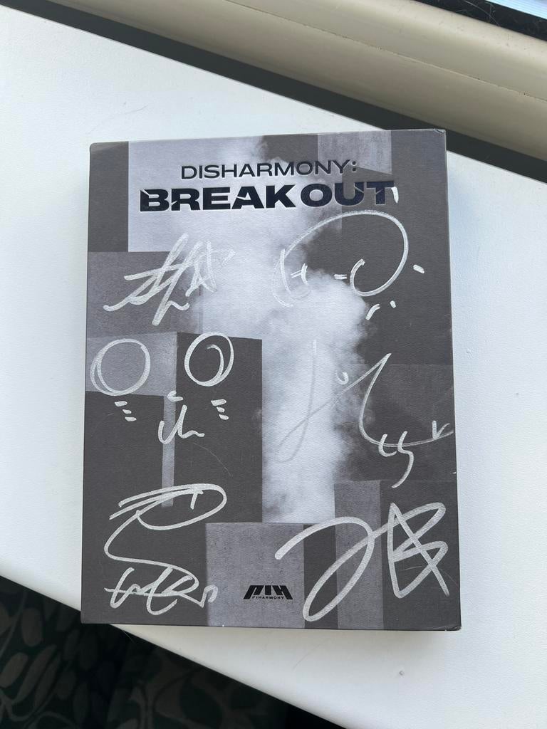 Official P1harmony signed album, Verzamelen, Ophalen of Verzenden, Zo goed als nieuw