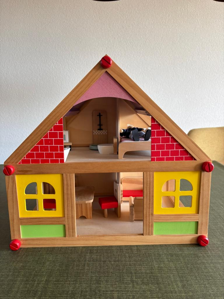 Mooi houten poppenhuis met meubeltjes., Kinderen en Baby's, Speelgoed | Poppenhuizen, Ophalen, Zo goed als nieuw, Poppenhuis