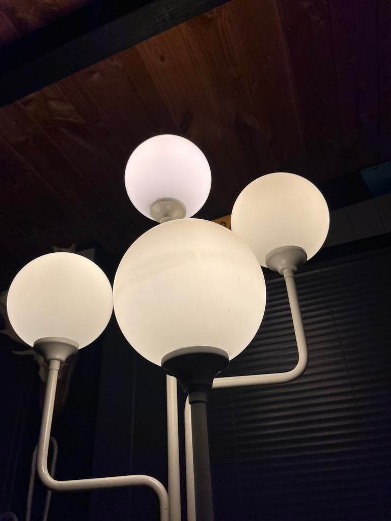 Vintage witte space age Spoetnik vloerlamp 4 opaline bollen, Ophalen, Zo goed als nieuw