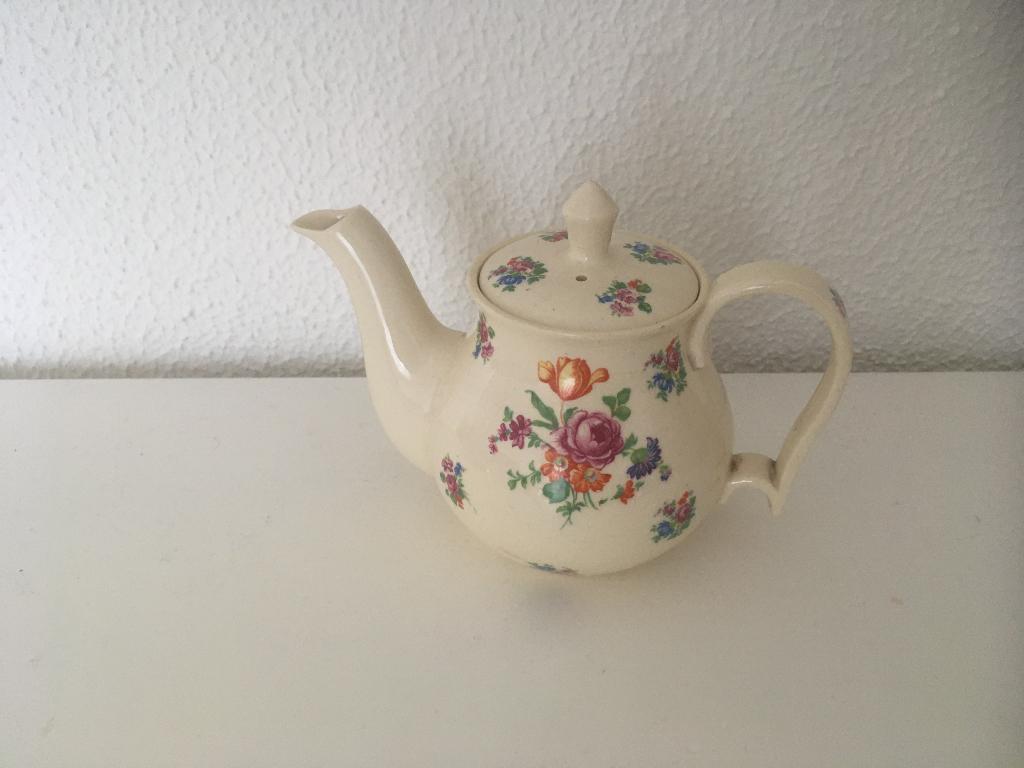 Klein theepotje, Ophalen of Verzenden