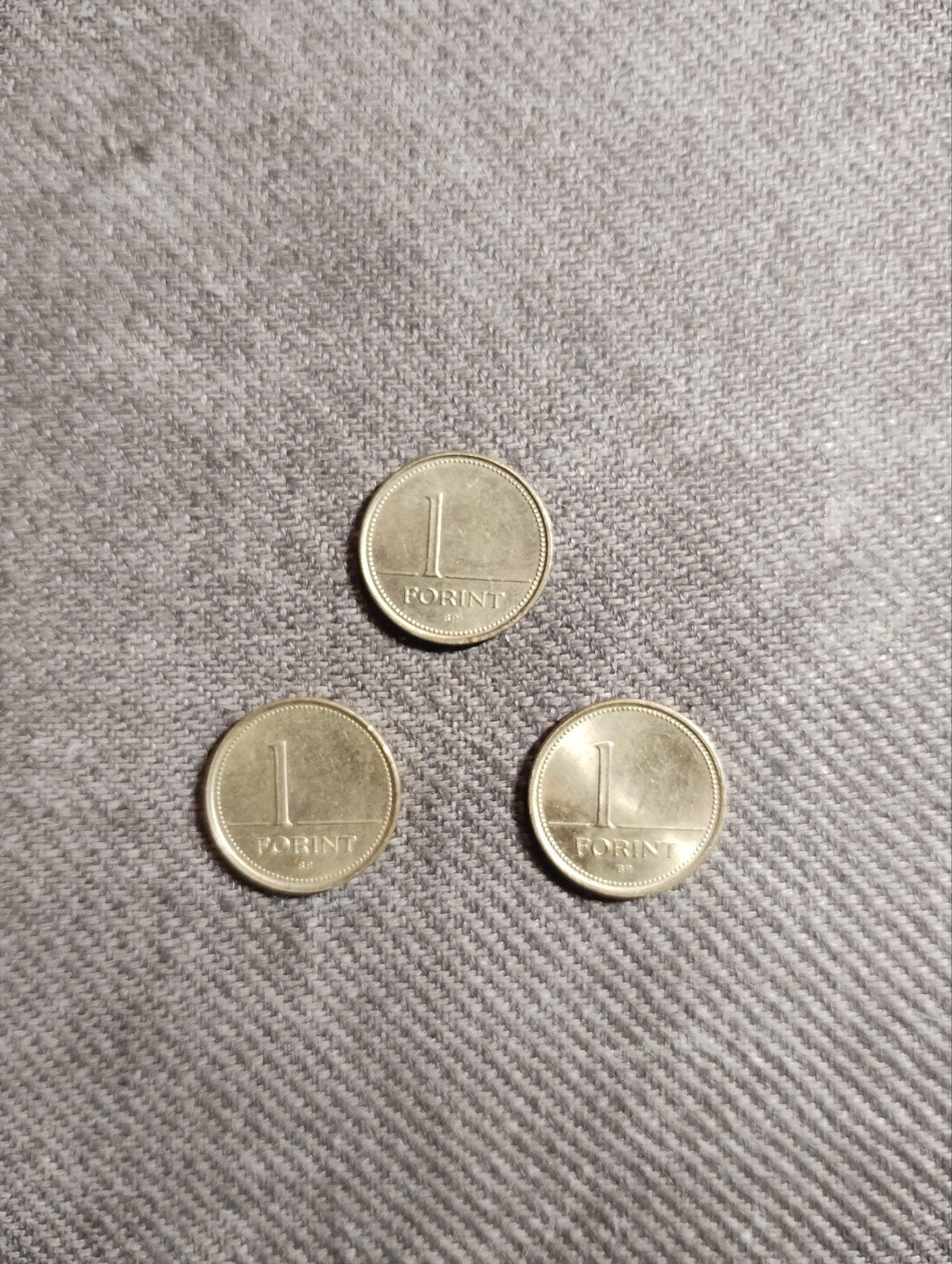 3 Hongaarse 1 Forint munten - 1992 en 2 x 1994 (M-0094), Ophalen of Verzenden, Hongarije, Losse munt