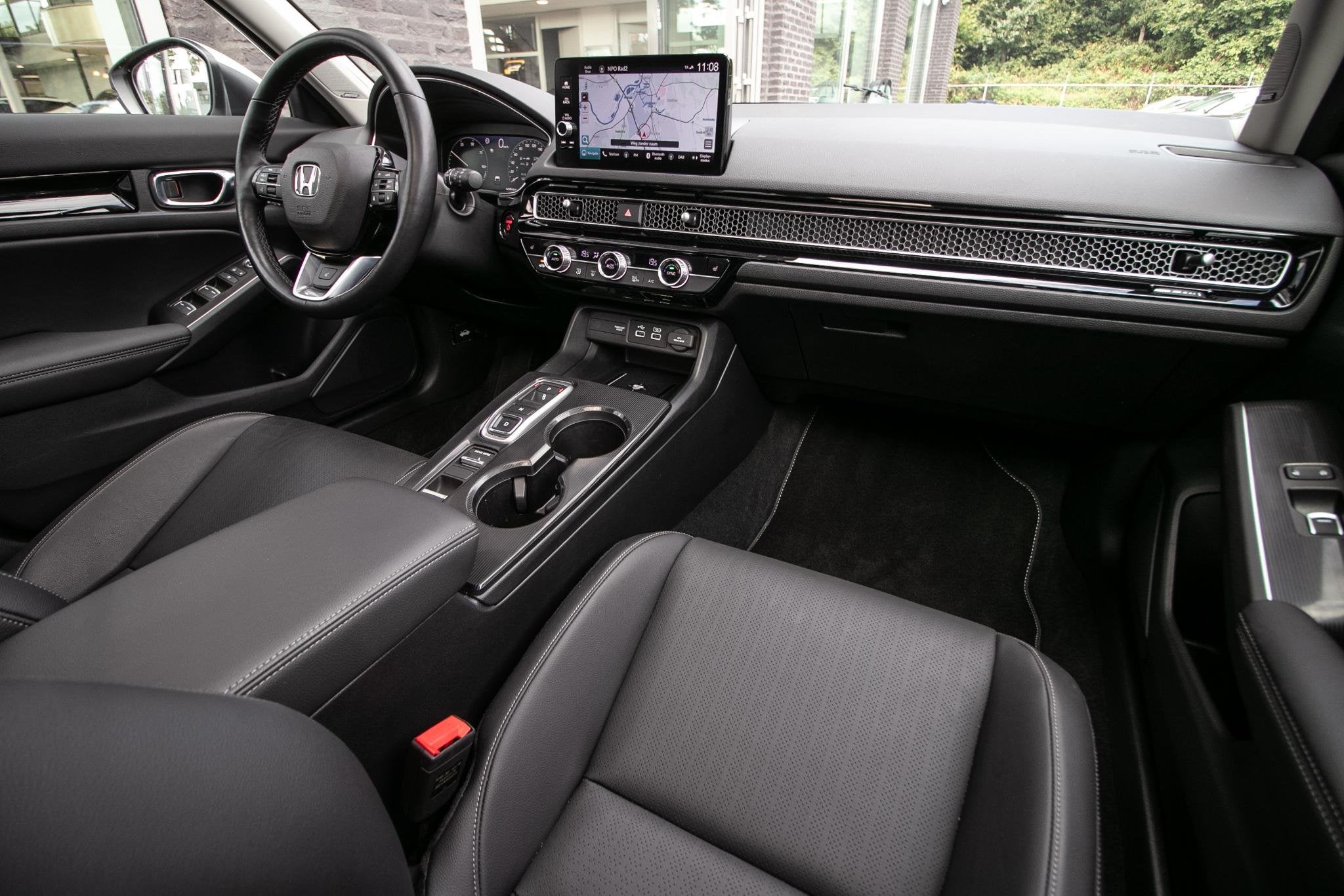 Honda Civic 2.0 e:HEV Advance | Schuifdak | Navi | Leder, Auto's, Dealer onderhouden, Gebruikt, 4 cilinders, Wit