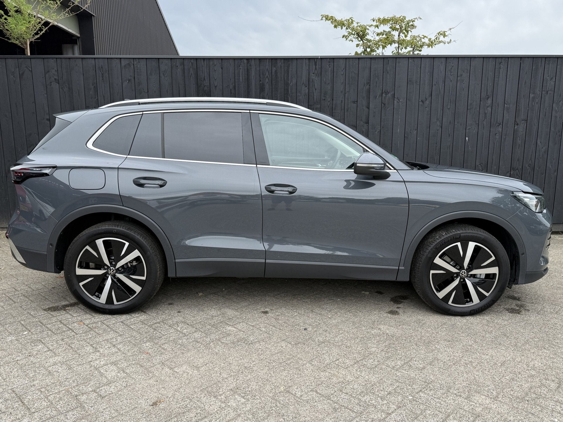 Volkswagen Tiguan 1.5 eHybrid PHEV 272PK (bj 2025), Auto's, 12 maanden, 4 cilinders, Plug-in hybride, Hybride Elektrisch/Benzine