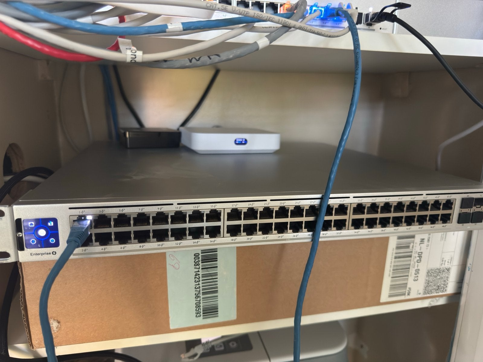 Ubiquiti UniFi USW Enterprise 48 PoE (720W) te koop, Ophalen of Verzenden, Gebruikt