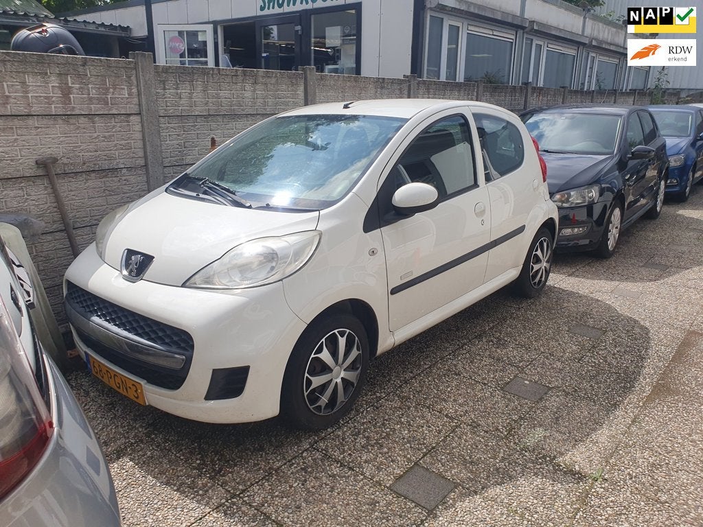 Peugeot 107 1.0-12V Millesim 200 Inruil Mogelijk met airco, Voorwielaandrijving, Euro 5, Gebruikt, 4 stoelen
