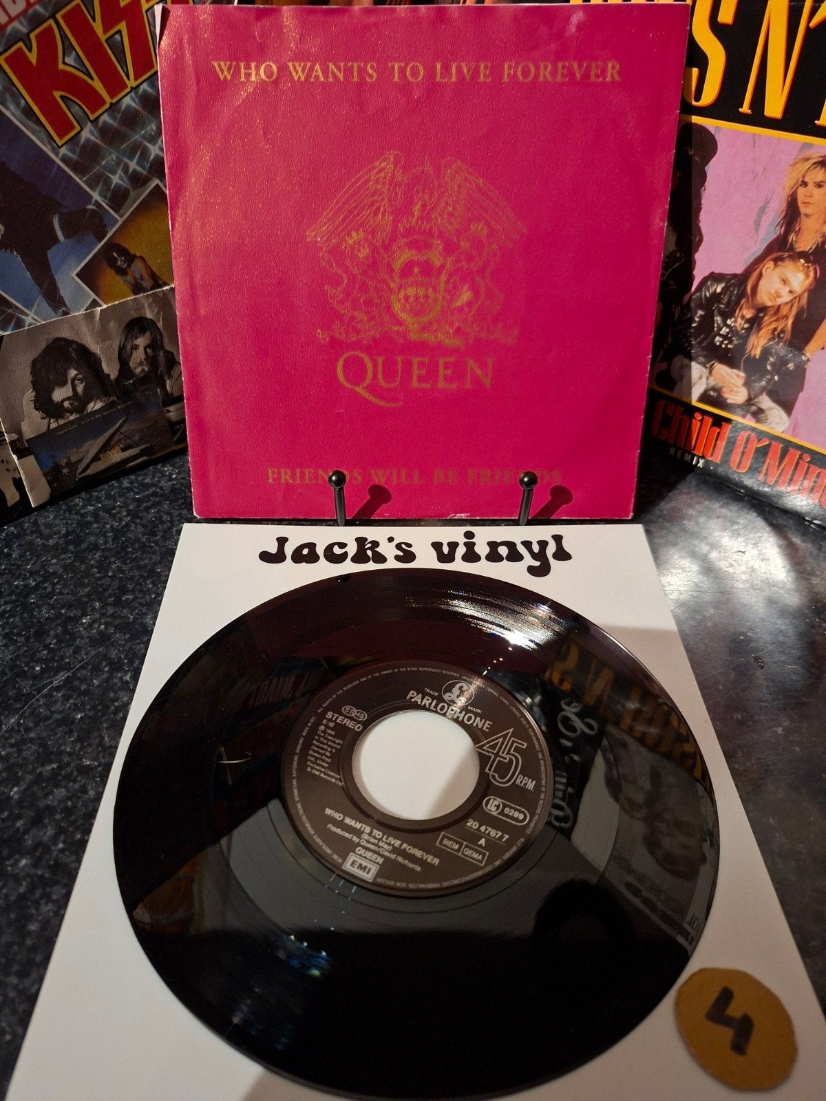 Queen - Who Wants To Live Forever   1992, 7 inch, Ophalen of Verzenden, Zo goed als nieuw, Beschermende buitenhoes