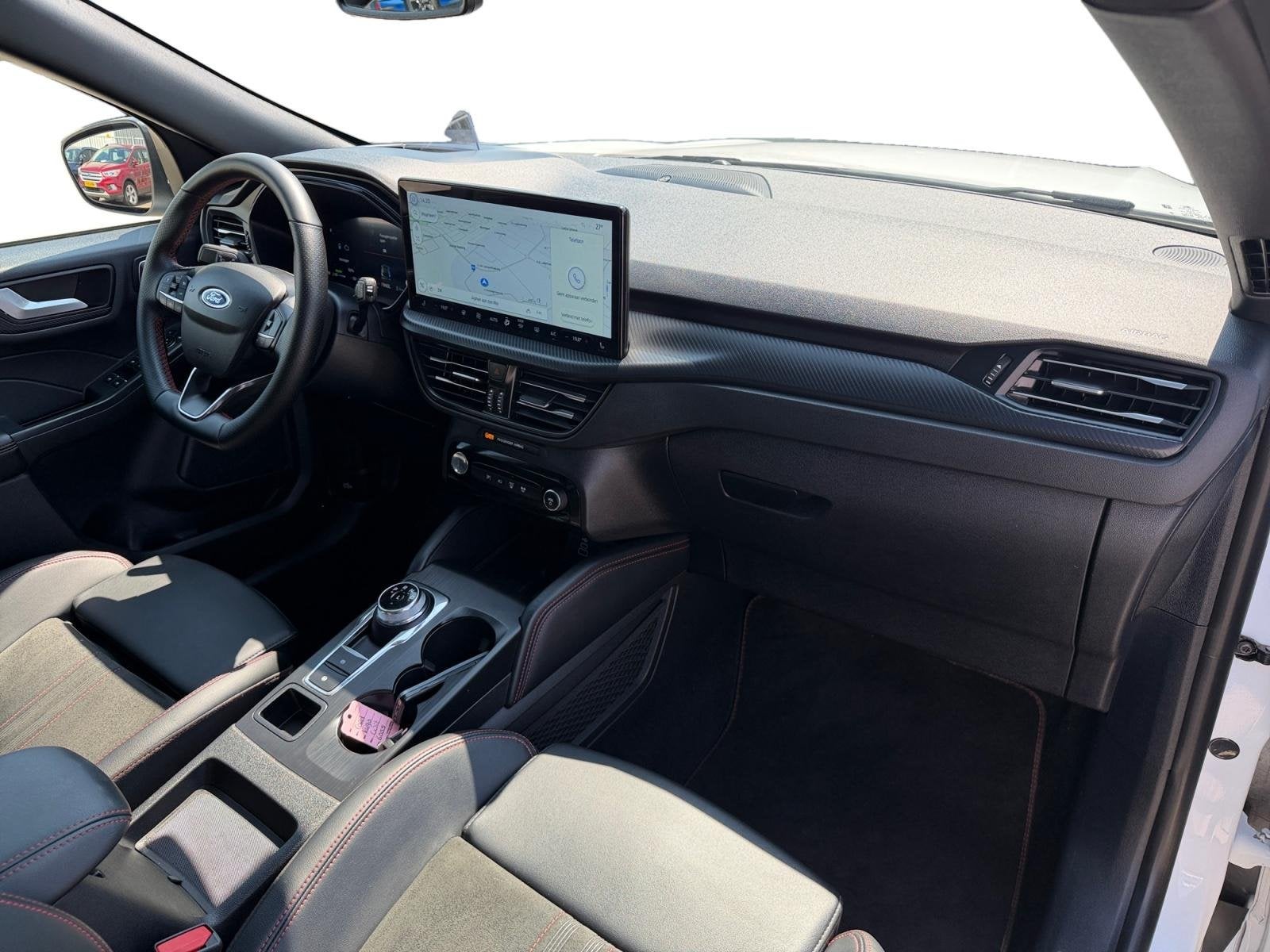 Foto 3 van Ford Kuga 2.5 PHEV ST-Line X | Automaat | Pano dak | HUD | E