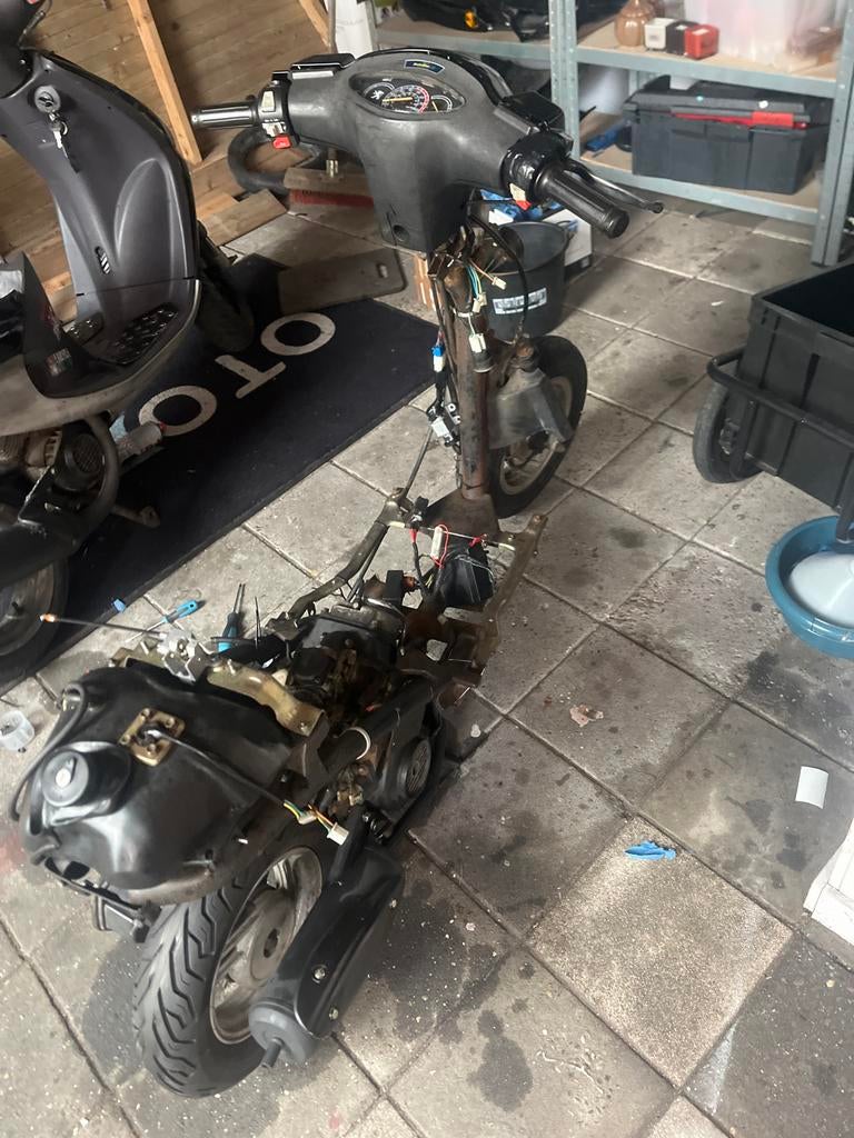 Peugeot V-Clic Project Brommer - Schade en Carburateur Vies, Ophalen, Gebruikt, Maximaal 45 km/u, Overige modellen