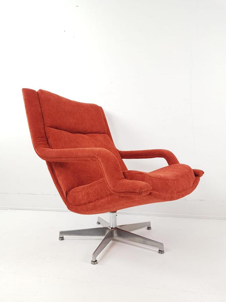 Vintage Artifort fauteuil | draaifauteuil f140 roodbruin, Huis en Inrichting, Fauteuils, Modern vintage, ., 75 tot 100 cm, Ophalen of Verzenden