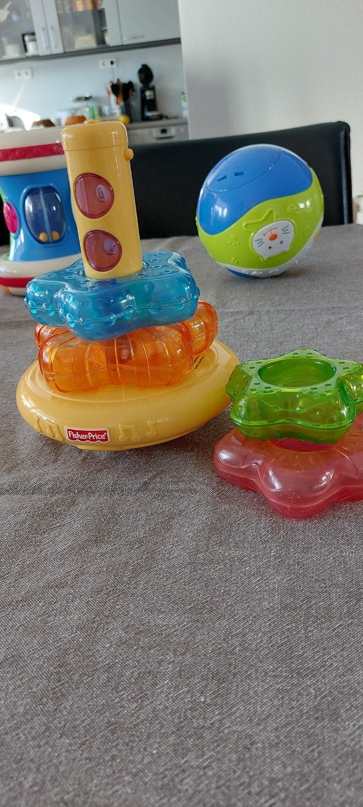Fisher price pyramide.Speelbal met allerlei geluidjes, Ophalen of Verzenden, Gebruikt