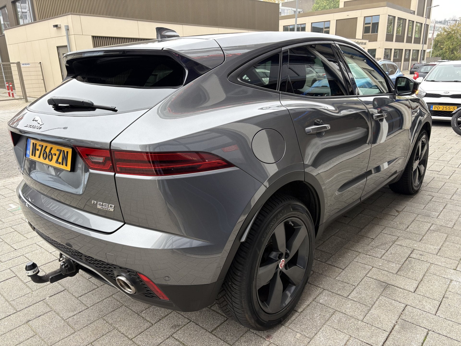 Jaguar E-Pace 2.0 P250 AWD SE DEALER OND/NW BANDEN/FULL OPTI, Auto's, Automaat, Dealer onderhouden, 249 pk, 4 cilinders