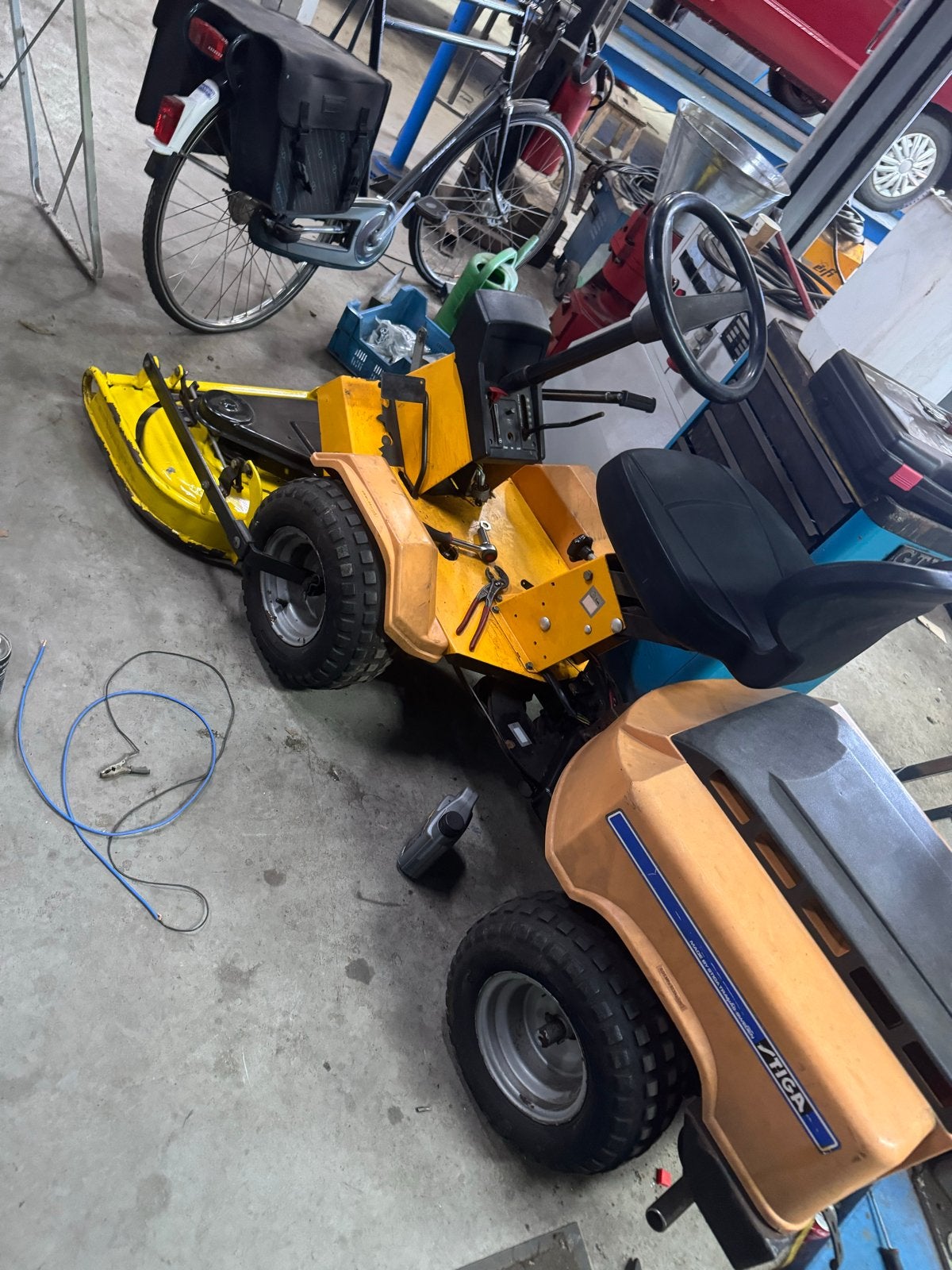 Stiga Park zitmaaier - Motor is los, maaidek gereviseerd, Ophalen, Cirkelmaaier, Gebruikt, Mulchfunctie