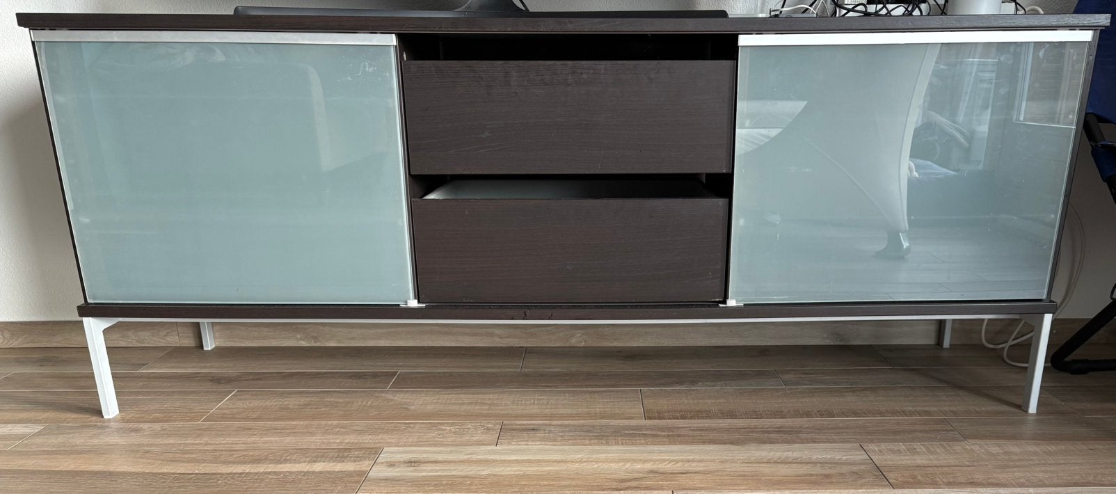Doe een bod op Ikea Bestå bruin tv meubel, Ophalen, 150 tot 200 cm, Zo goed als nieuw, Minder dan 100 cm
