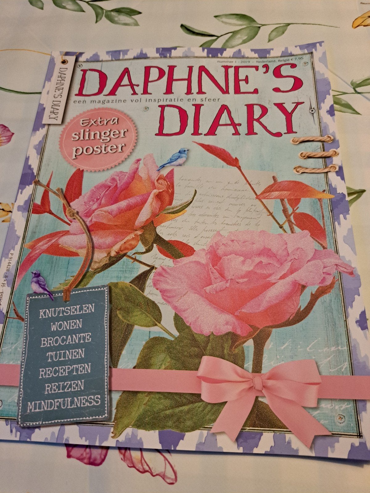 T: Daphne's Diary Magazine - Nummer 1 - 2019, Ophalen of Verzenden, Zo goed als nieuw, Overige typen