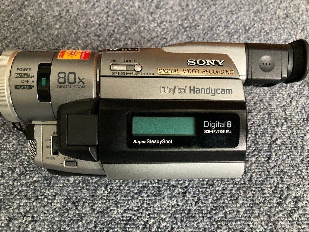 Sony Digital Handycam DCR-TRV210E PAL - Vintage Camcorder