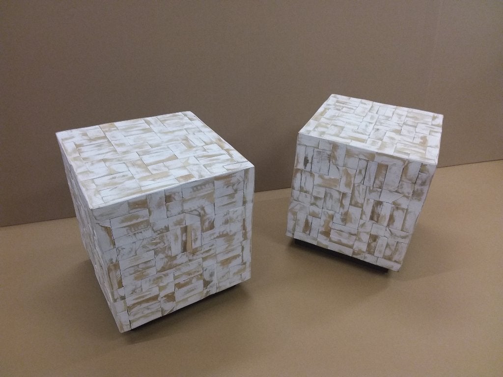 2 identieke houten tafeltjes / krukjes, Minder dan 55 cm, Vierkant, Nieuw, Hout