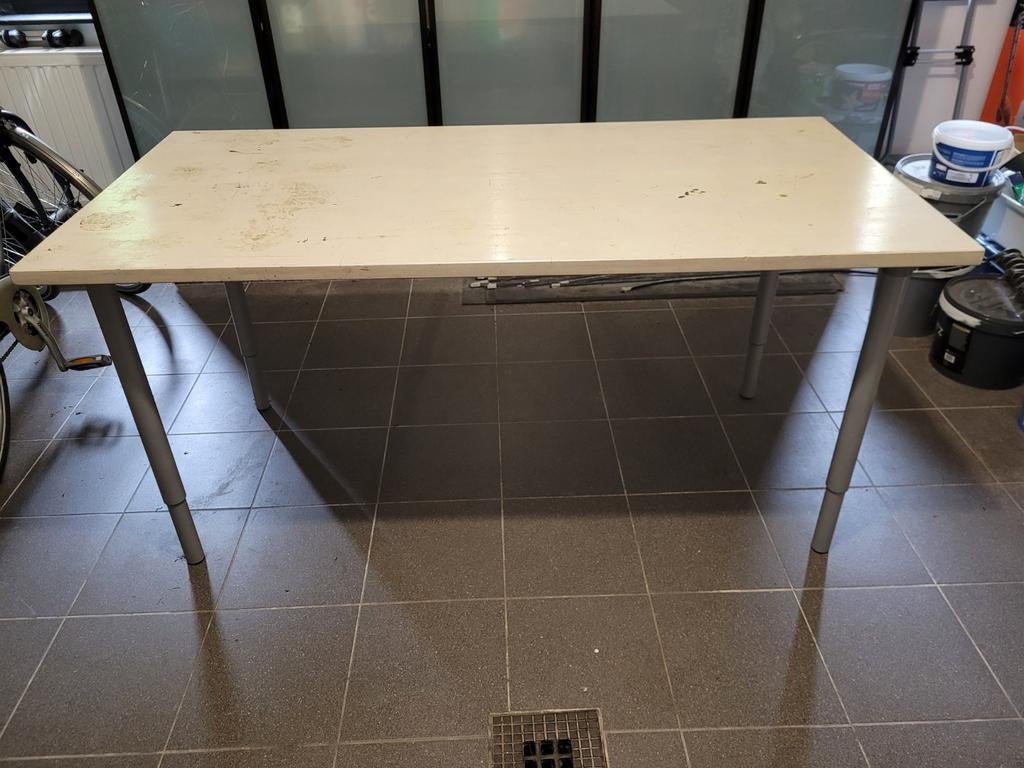 Stevige tafel met verstelbare poten, Ophalen, Gebruikt, 155 cm, Hout