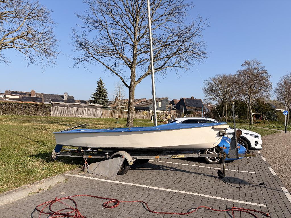 Victorie Open zeilboot + wegtrailer en dektent, Drie personen of meer