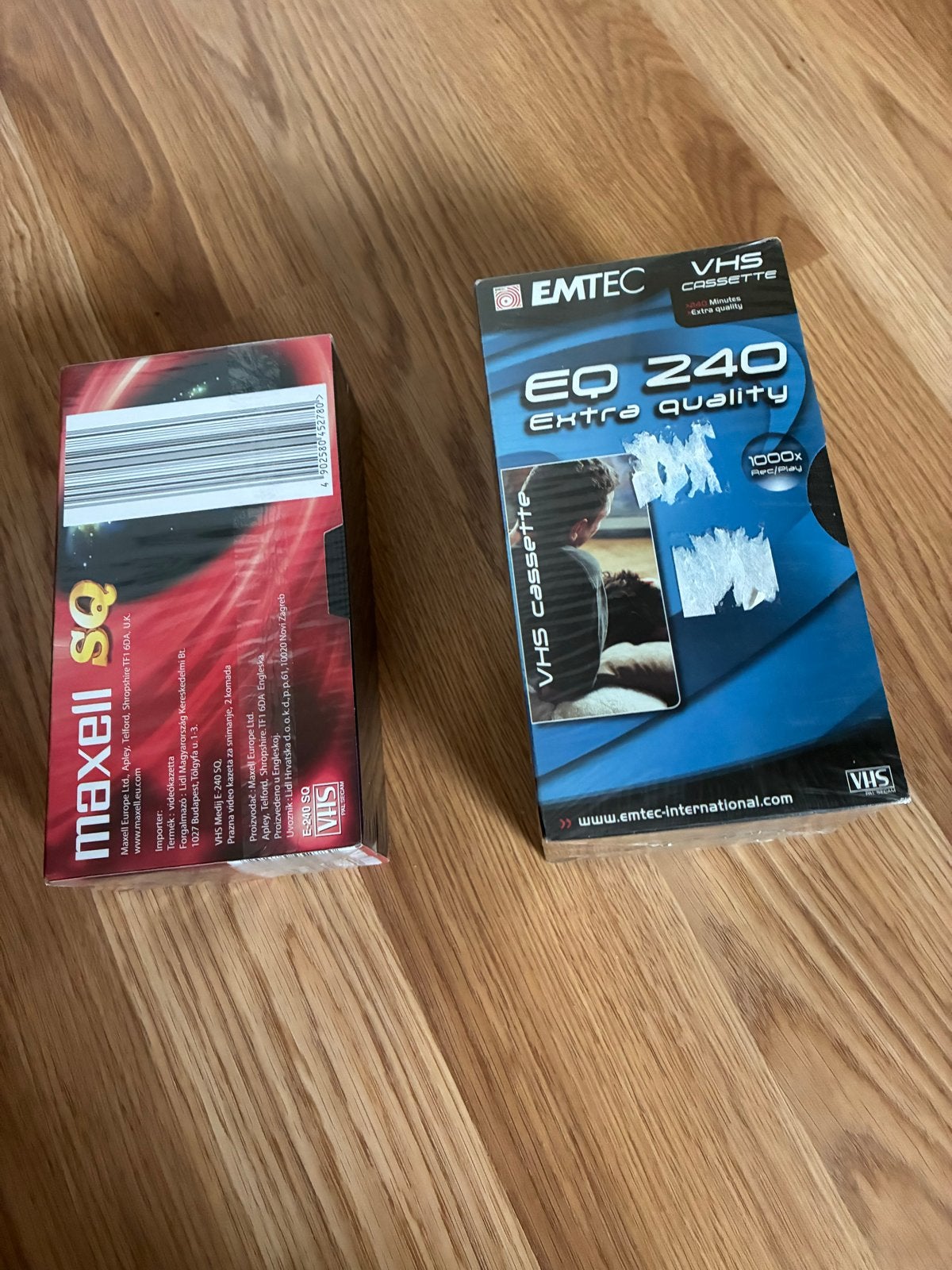 Nieuwe VHS Cassettes: Maxell SQ en EMTEC EQ 240 (5 stuks), Ophalen of Verzenden, Nieuw in verpakking, VHS