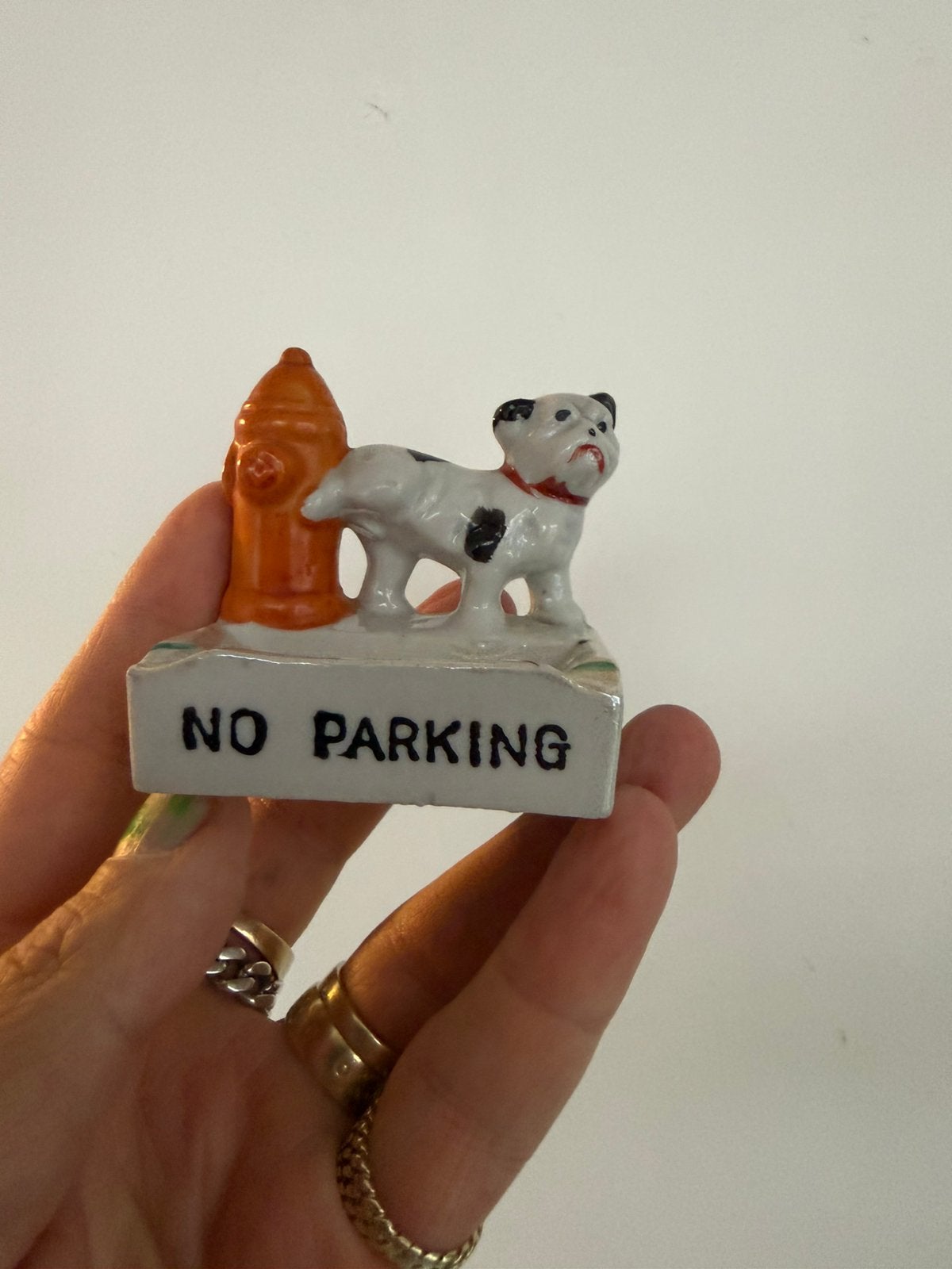 Antiek plassend hondje aabak, Ophalen of Verzenden
