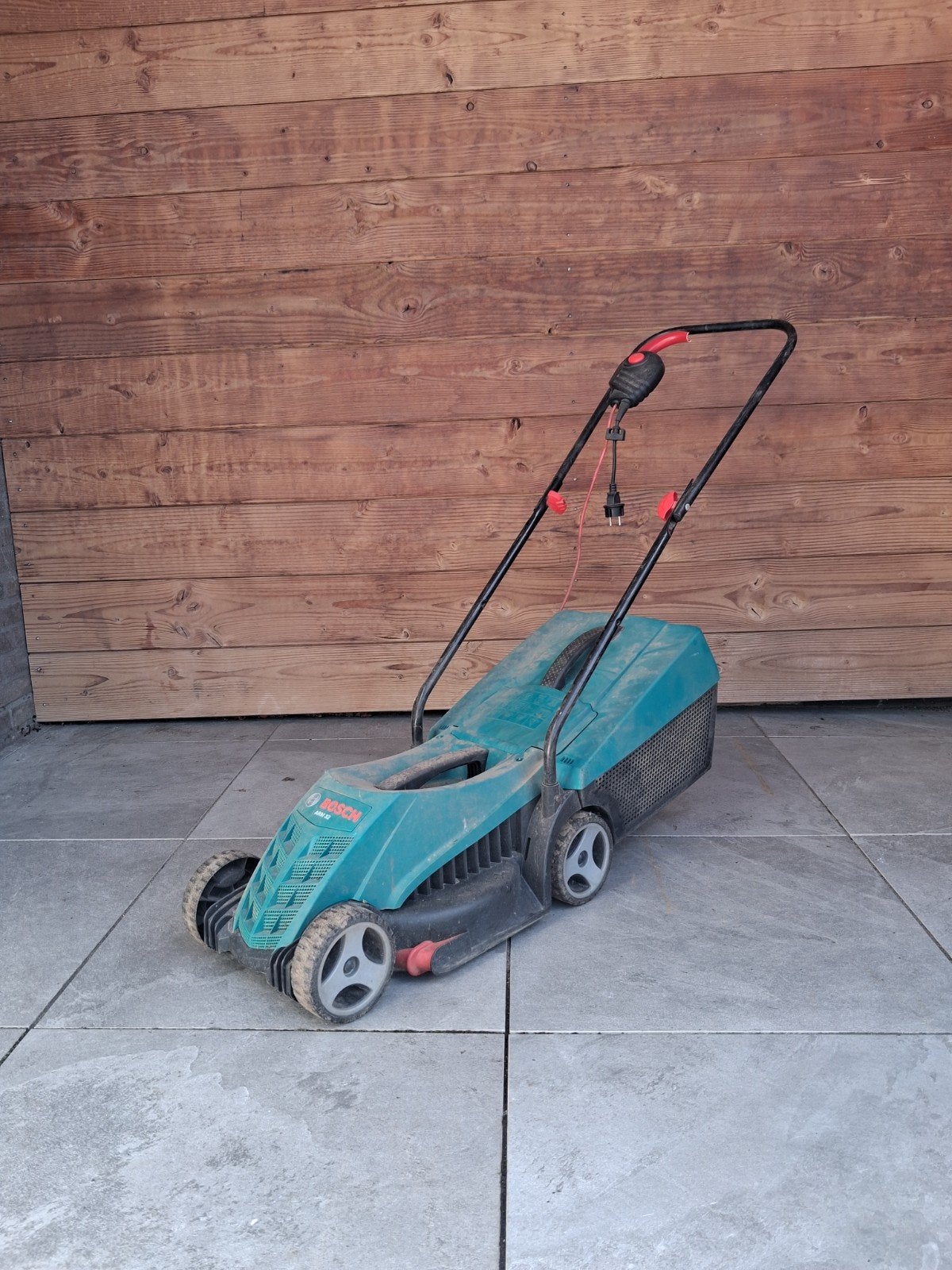 Bosch ARM 32 elektrische grasmaaier - Gebruikt, Tuin en Terras, Cirkelmaaier, Gebruikt, Elektrische grasmaaier, Ophalen of Verzenden
