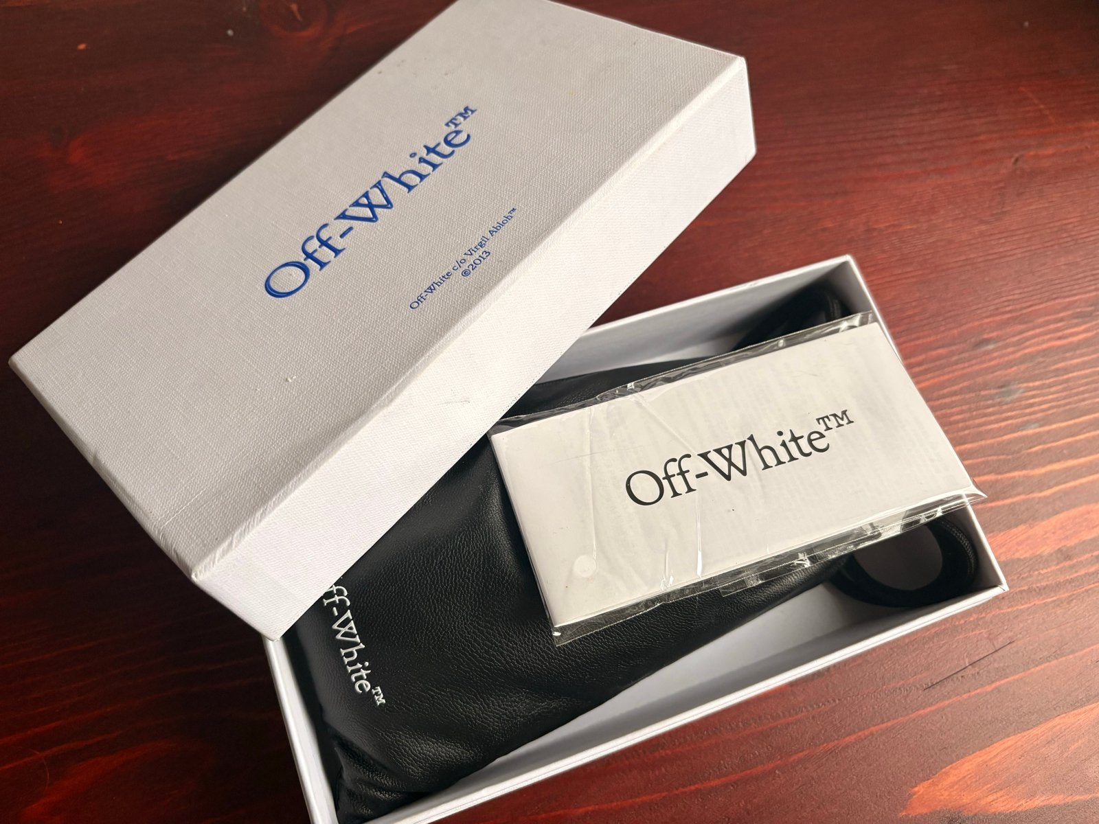 Off-White Zonnebril Geel - Zo goed als nieuw, Overige merken, Zonnebril, Geel, Ophalen of Verzenden