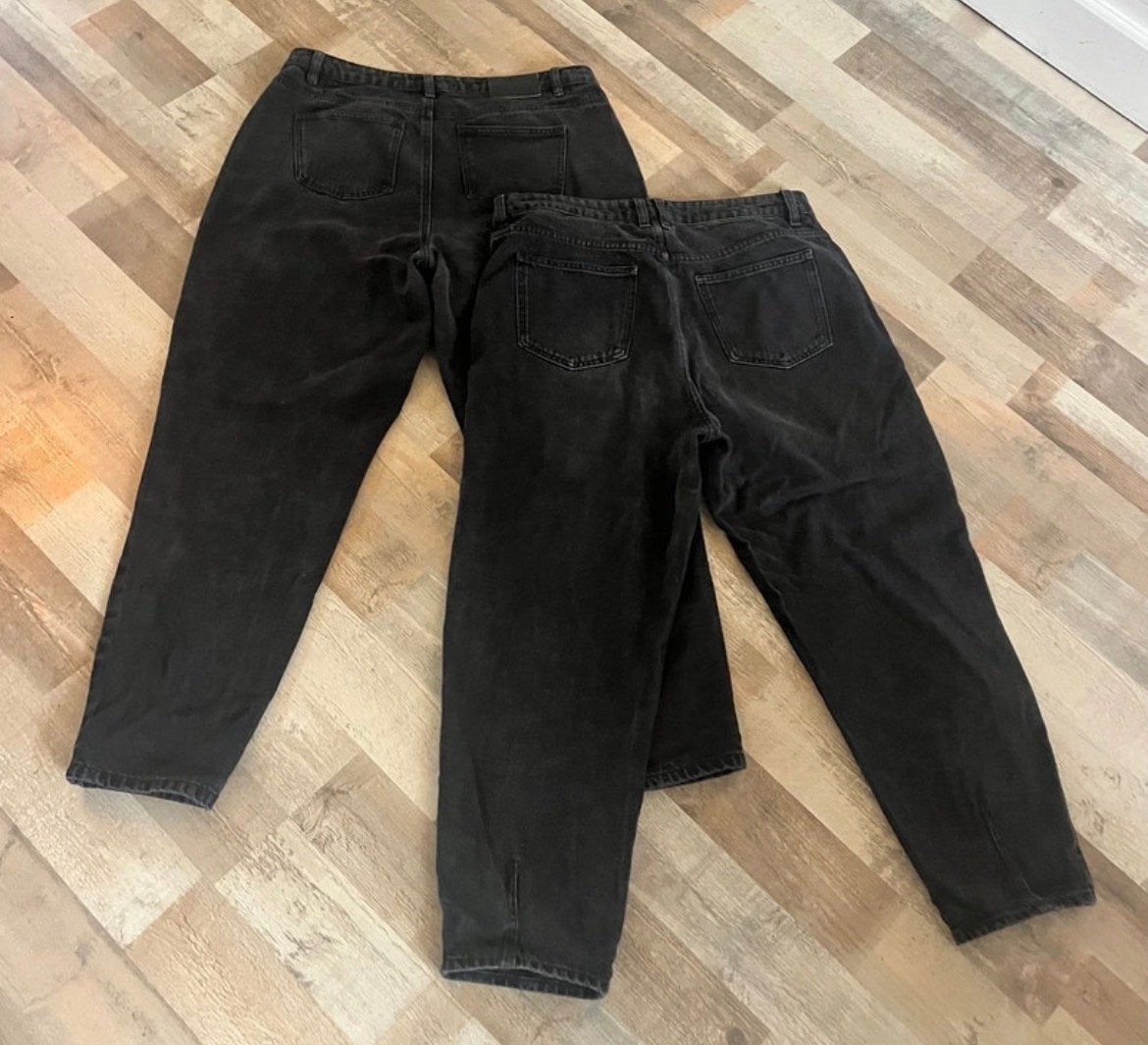 2 Barrel Jeans (H&M & Missguided) - Maat 44, Ophalen of Verzenden, Gedragen, Zwart, W33 - W36 (confectie 42/44)