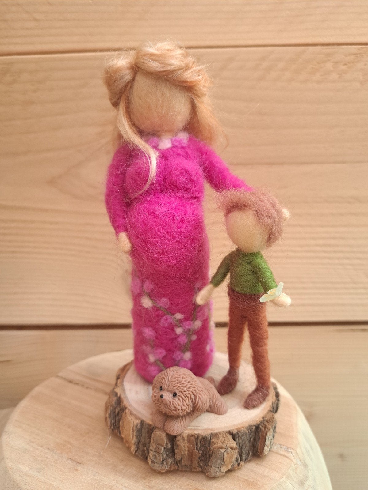 seizoenstafel babykamer zwangere mama/ zoon wol naaldvilt, Ophalen of Verzenden, Nieuw, Figuurtje(s), Wolvilt