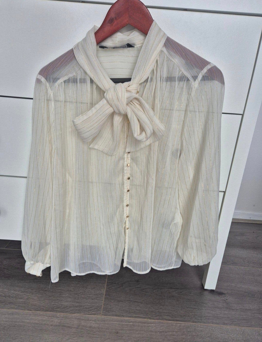 Zara Blouse Creme Wit Goud Draad Strik Maat M, Maat 38/40 (M), Ophalen of Verzenden, Zo goed als nieuw, Zara