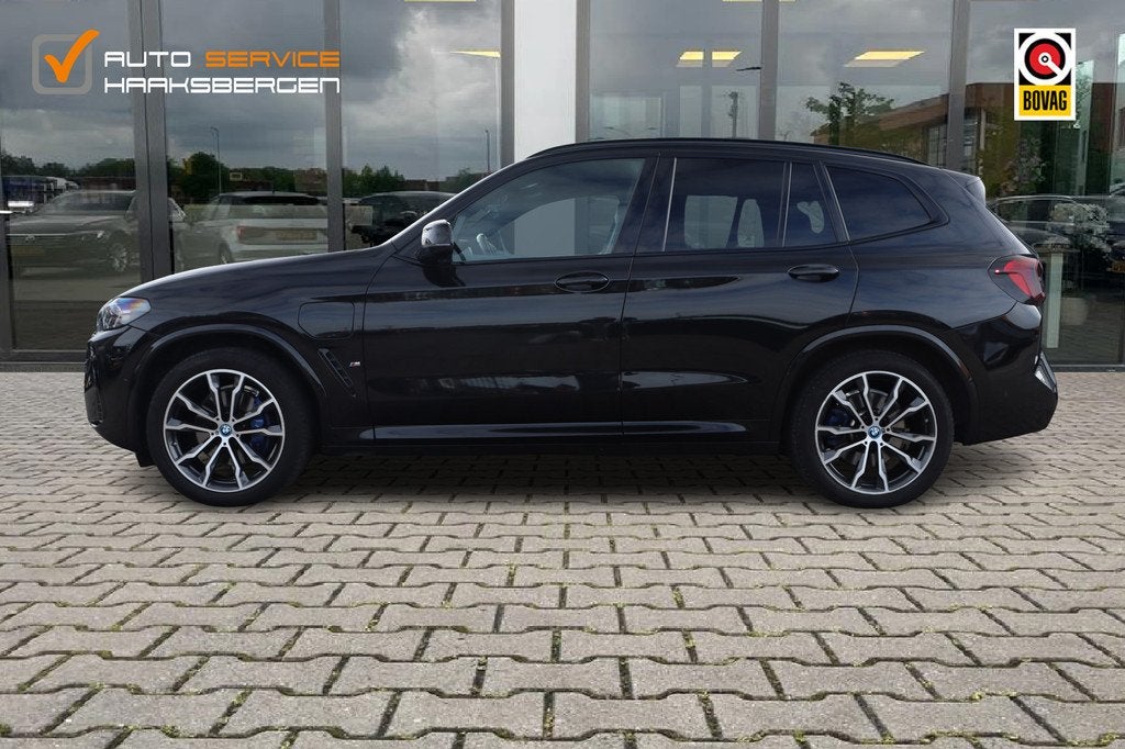 BMW X3 xDrive30e M-Sport | M Stoelen | Pano | Camera |, Auto's, 1998 cc, Gebruikt, 2000 kg, Zwart