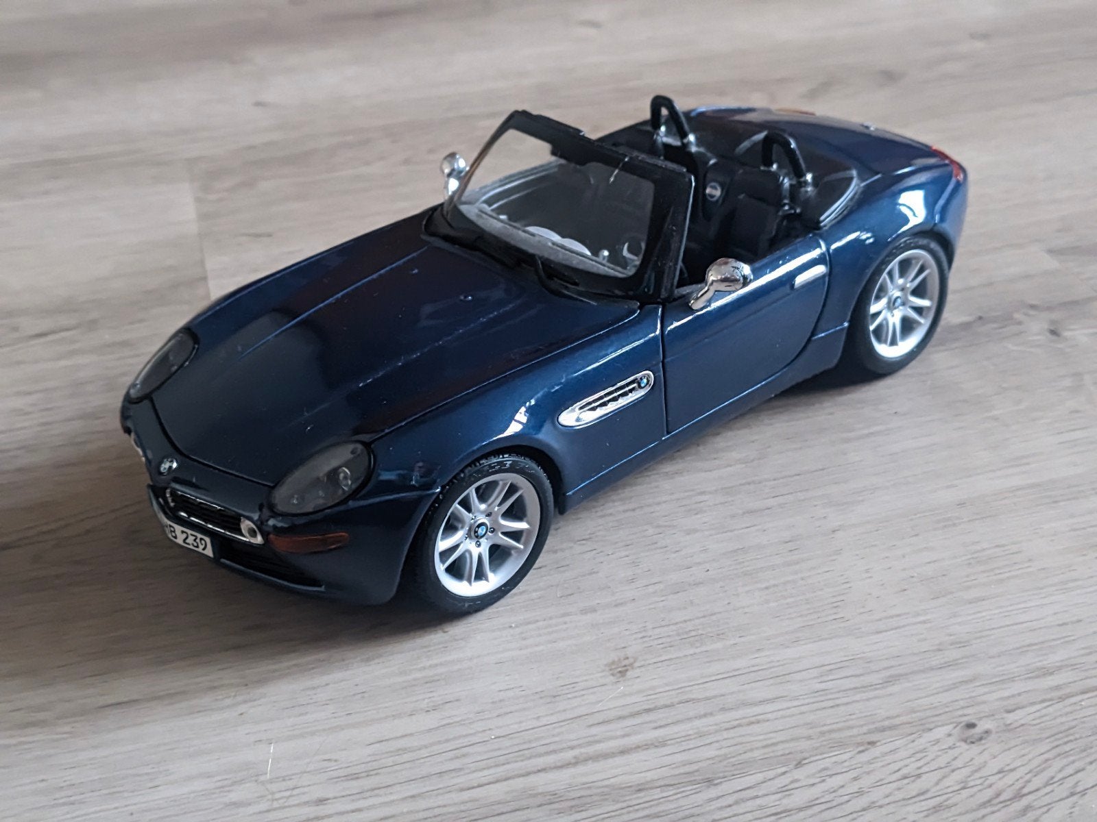 Maisto 1:18 BMW Z8 Diecast Modelauto - Zo goed als nieuw, Ophalen of Verzenden, Zo goed als nieuw, Auto, Maisto