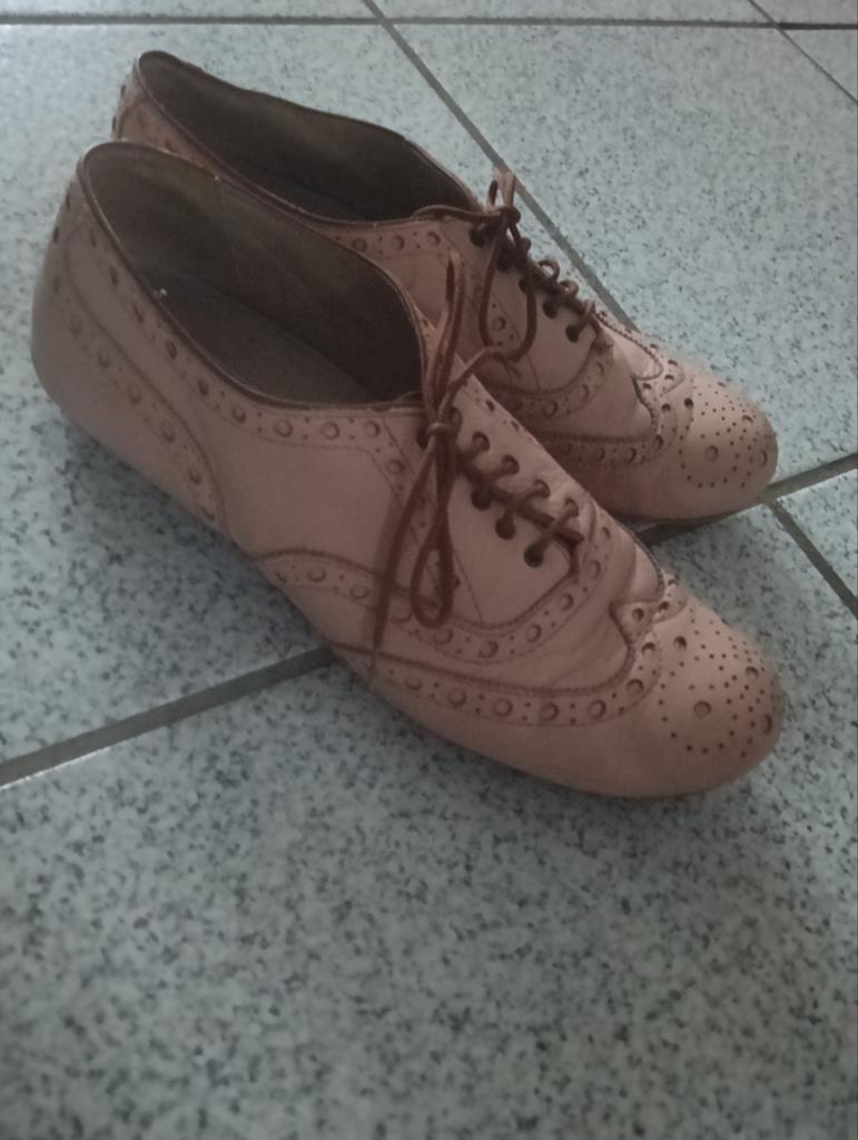 Roze Brogues / Veterschoenen KORT, Schoenen met lage hakken, Ophalen of Verzenden, KORT, Roze