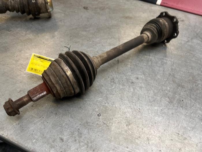 Aandrijfas links-voor van een Volkswagen Golf, Gebruikt, -, Volkswagen, -