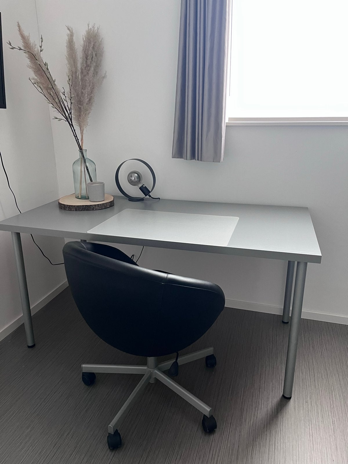 Bureau met draaistoel - 150x75 cm, Huis en Inrichting, Bureaus, Ophalen, Overige typen, Gebruikt, Metaal