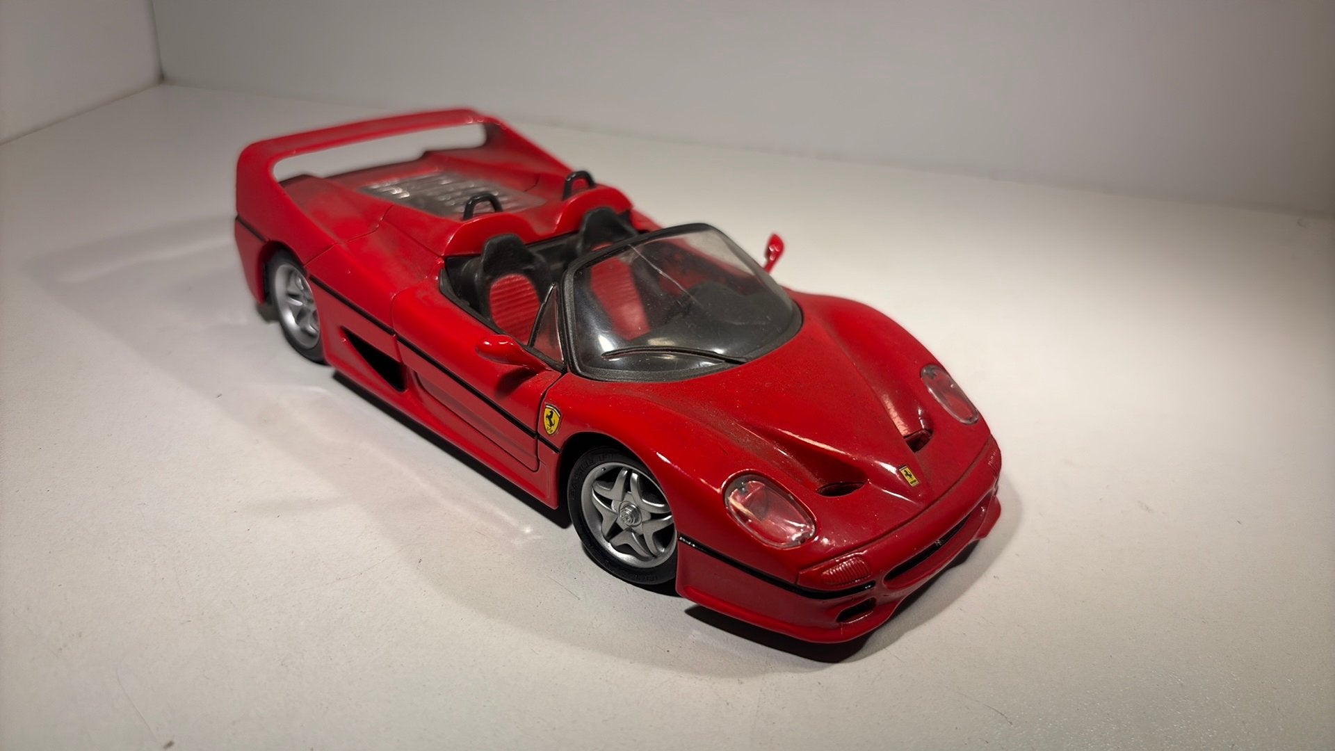 Ferrari f50 spyder maisto 1.24, Hobby en Vrije tijd, Modelauto's | 1:24, Maisto, Ophalen of Verzenden, A, A