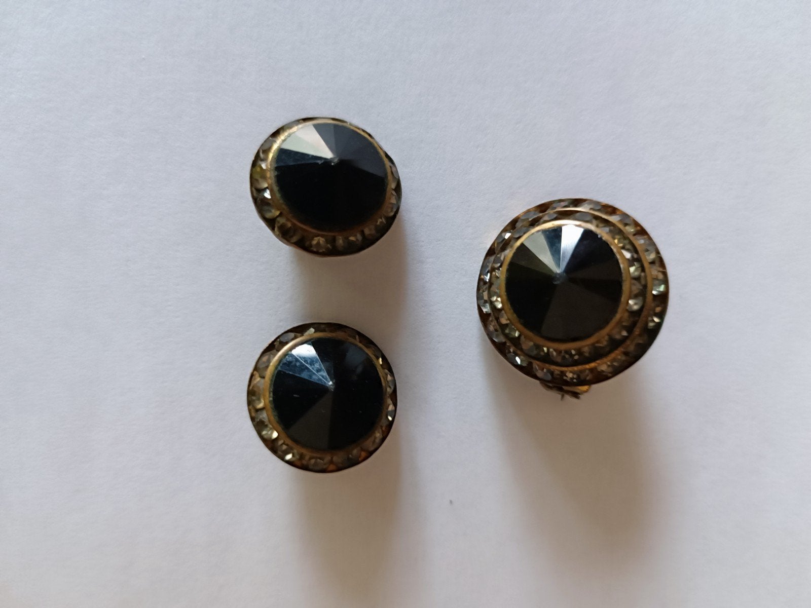 Vintage Broche en Oorknopjes met Zwarte Steen en Strass, Overige materialen, Gebruikt, Zwart, Minder dan 4 cm