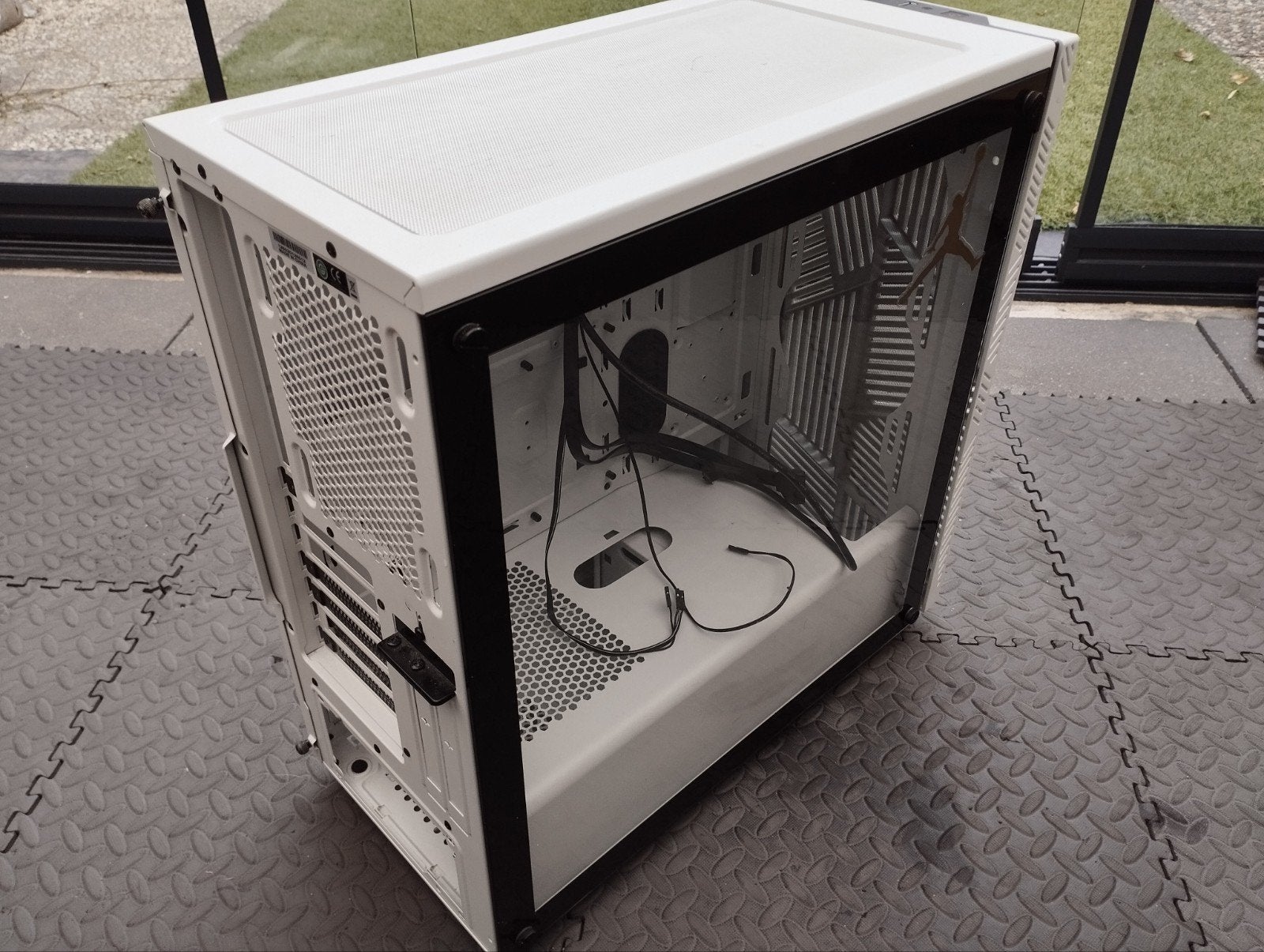 Witte PC Behuizing - Zo goed als nieuw, Computers en Software, Computerbehuizingen, Zo goed als nieuw, Ophalen of Verzenden