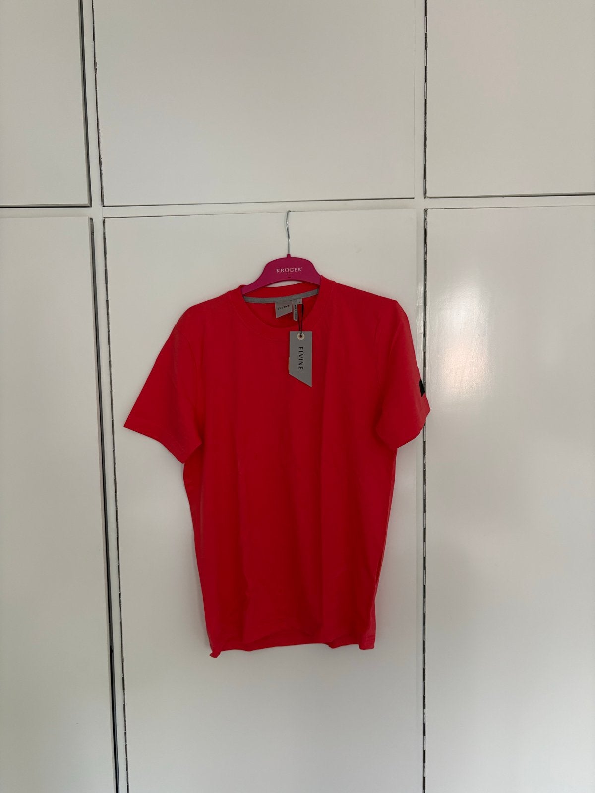 Nieuw Rood T-shirt - Elvine - Maat M, Ophalen of Verzenden, Nieuw, Maat 48/50 (M), Rood