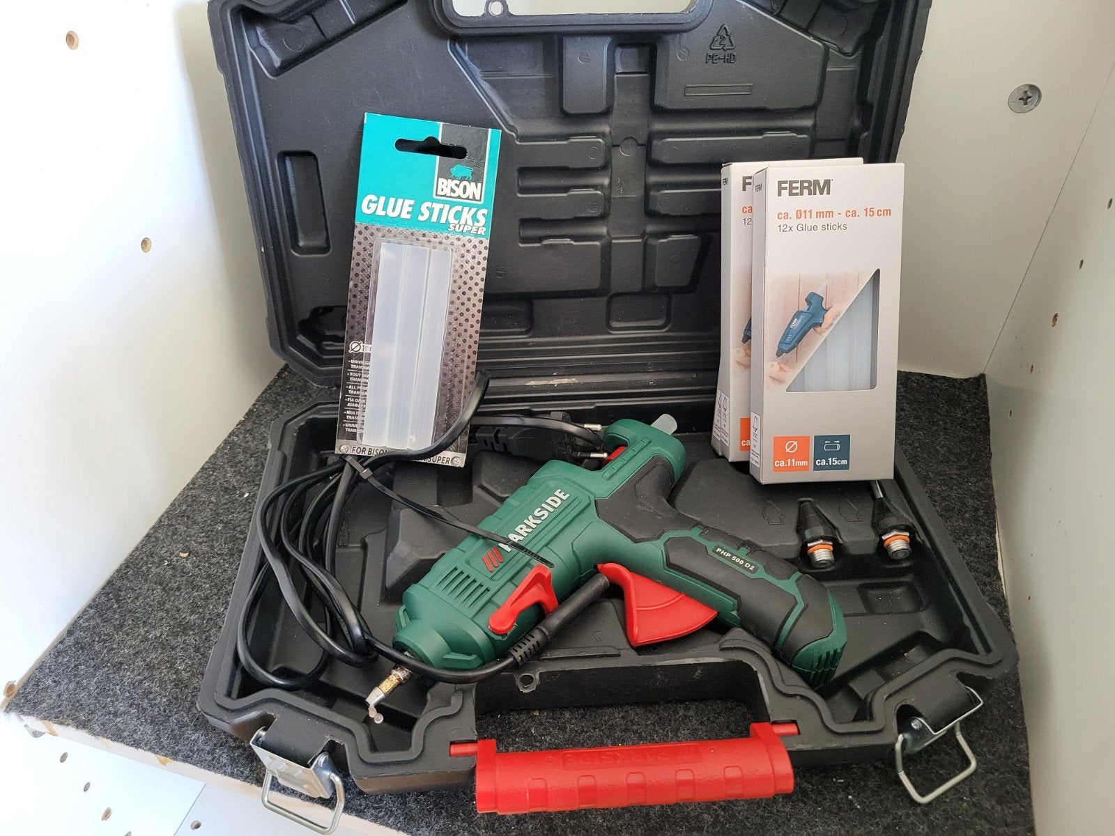 Parkside Lijmpistool (met koffer) + Ruim 40 Extra Glue Stick, Ophalen, Zo goed als nieuw