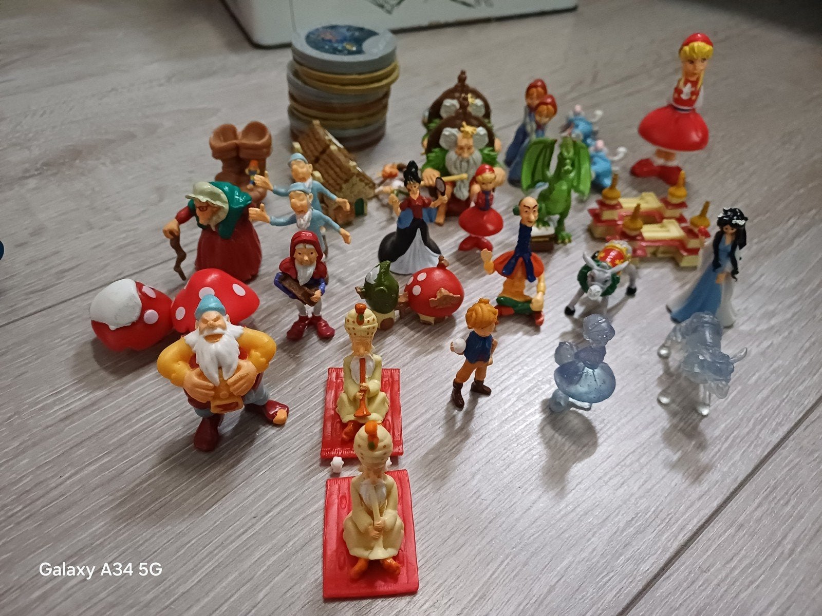 Grote verzameling Efteling beeldjes en munten, Verzamelen, Efteling, Gebruikt, Beeldje of Poppetje, Ophalen of Verzenden