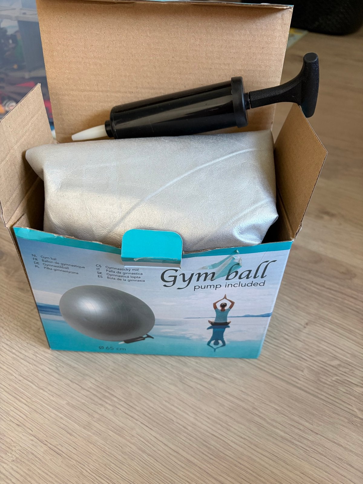 Gymbal 65 cm met pomp, Sport en Fitness, Fitnessmaterialen, Ophalen, Nieuw, Buik, Fitnessbal