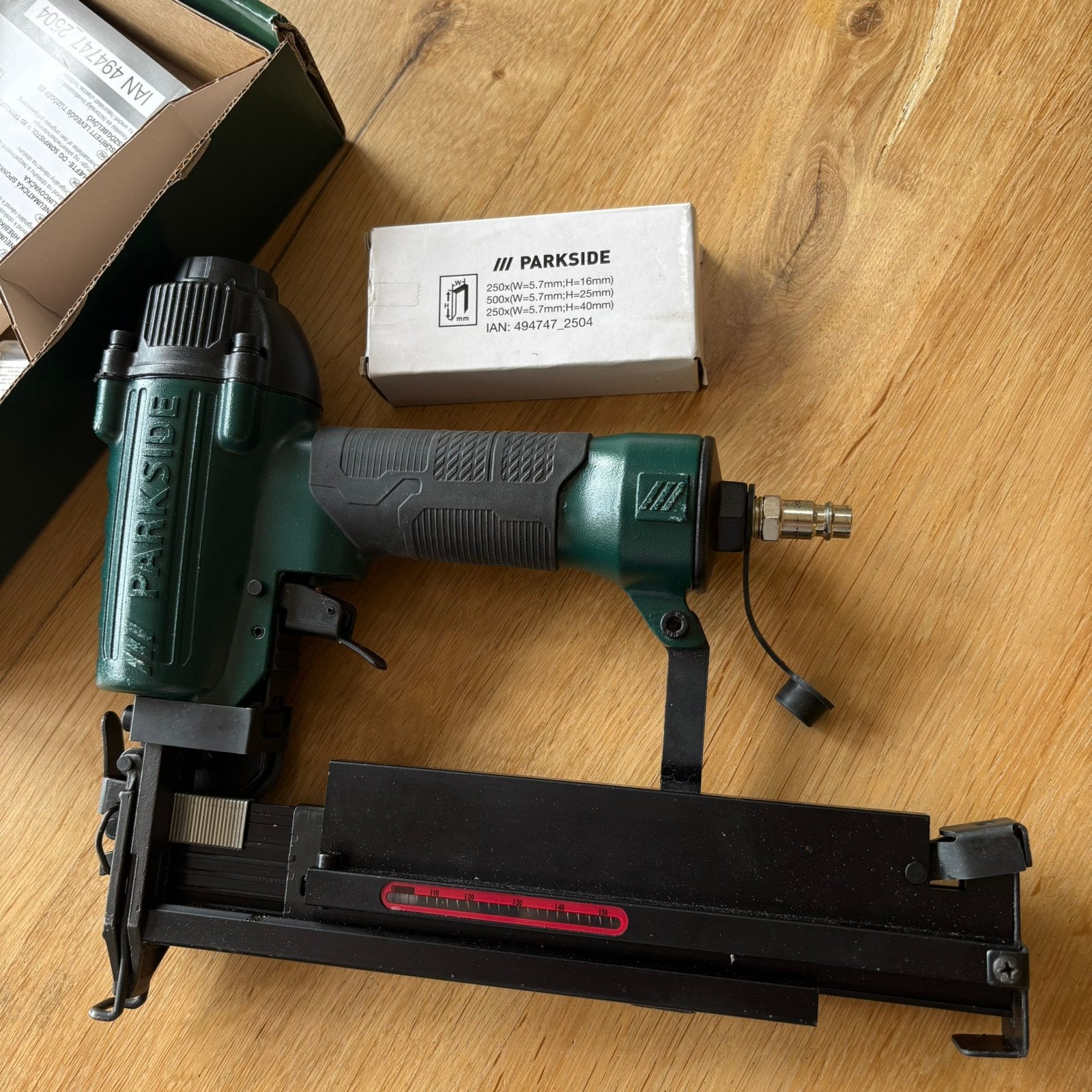 Tacker pneumatisch, Doe-het-zelf en Verbouw, Gereedschap | Overige machines, Ophalen of Verzenden, Zo goed als nieuw