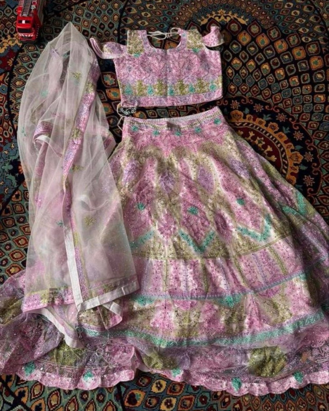Nieuwe, ongedragen Lehenga - Prachtig borduurwerk, Ophalen of Verzenden, Nieuw, Roze, Overige typen