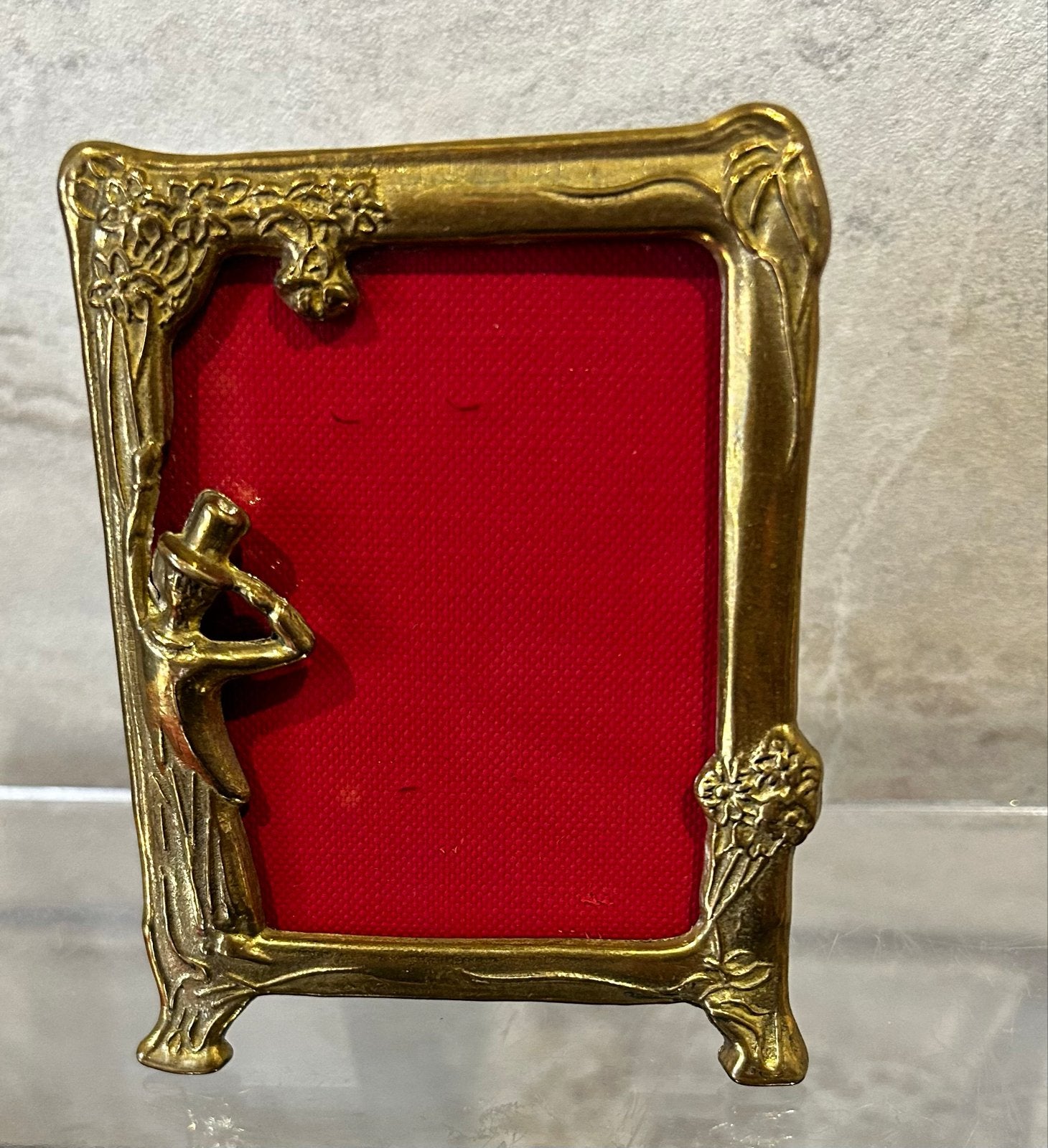 Antieke Art Nouveau fotolijstje van messing voor ‘n man., Gebruikt, Verzenden, Fotolijst, Goud