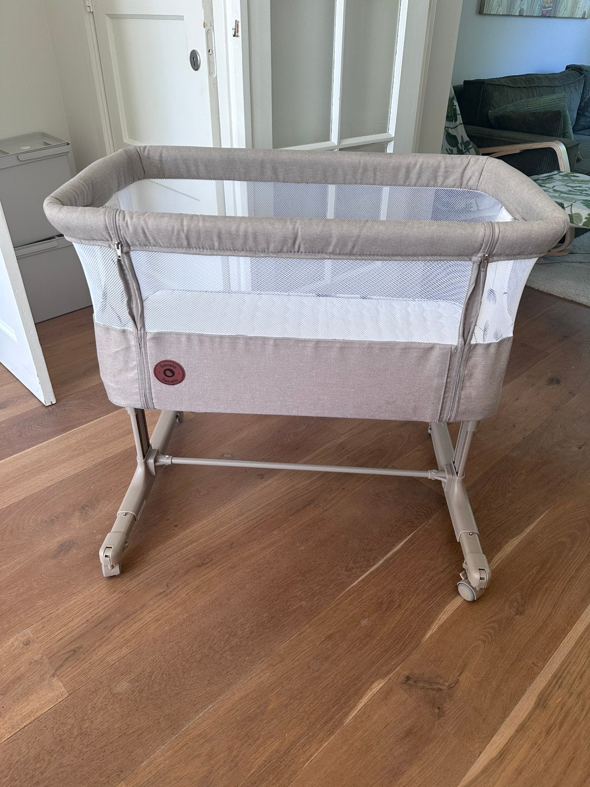 Lionelo Pari – 3-in-1 Co-Sleeper Crib with Drop-Down Side, Kinderen en Baby's, Babywiegjes en Ledikanten, Ophalen, Zo goed als nieuw