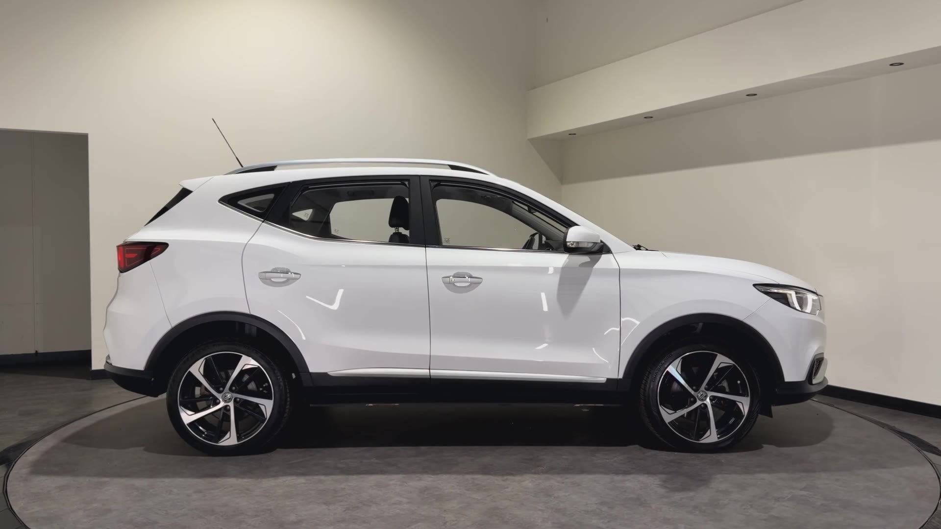 MG ZS EV Luxury 45 kWh | Panoramadak | Leder interieur | Key, Auto's, Gebruikt, 273 km, ZS, 1507 kg
