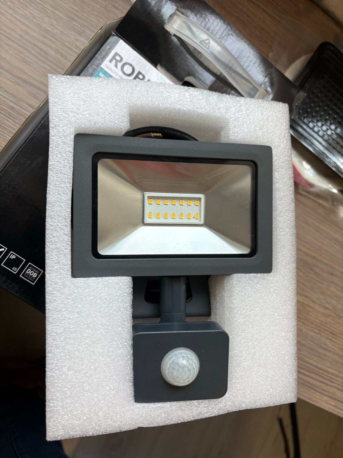 Nieuwe Robus LED IP65 Slim Floodlight met PIR-sensor, 10W, Ophalen of Verzenden, Nieuw, Overige typen
