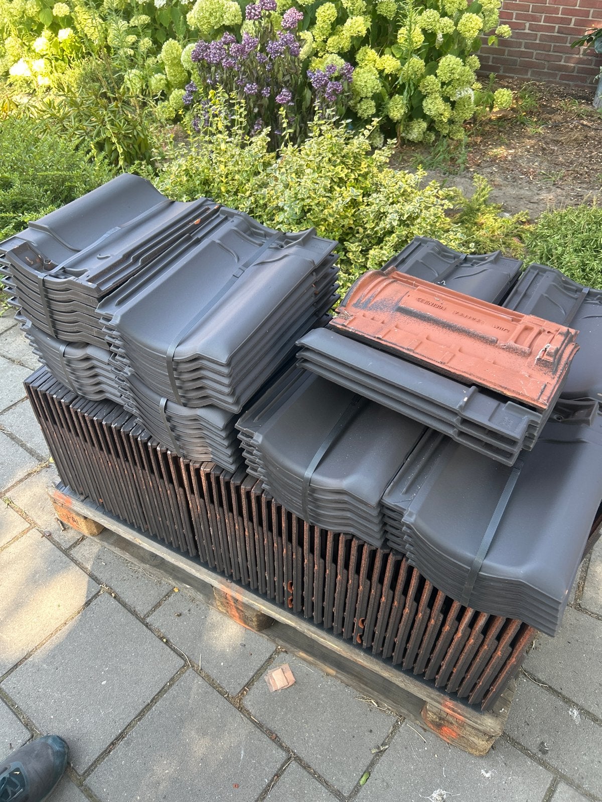 VHV-Vario Leikleur mat engobe Koramic Wienerberger dakpannen, Ophalen, Steen of Klei, Nieuw, 15 m² of meer